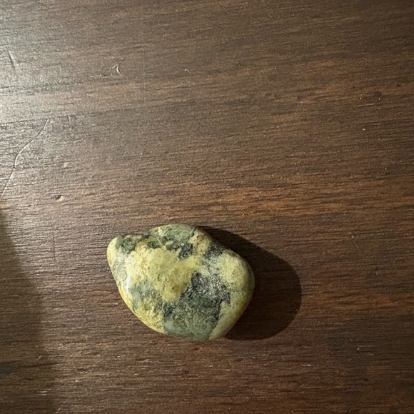 Authentic Serpentine Smooth Stone - Picture 2 of 2